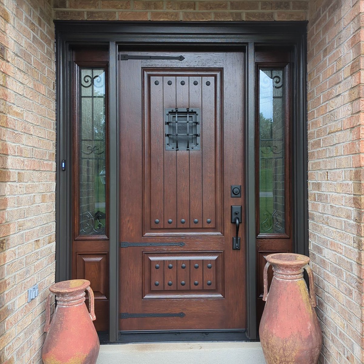 Entry door with speakeasy