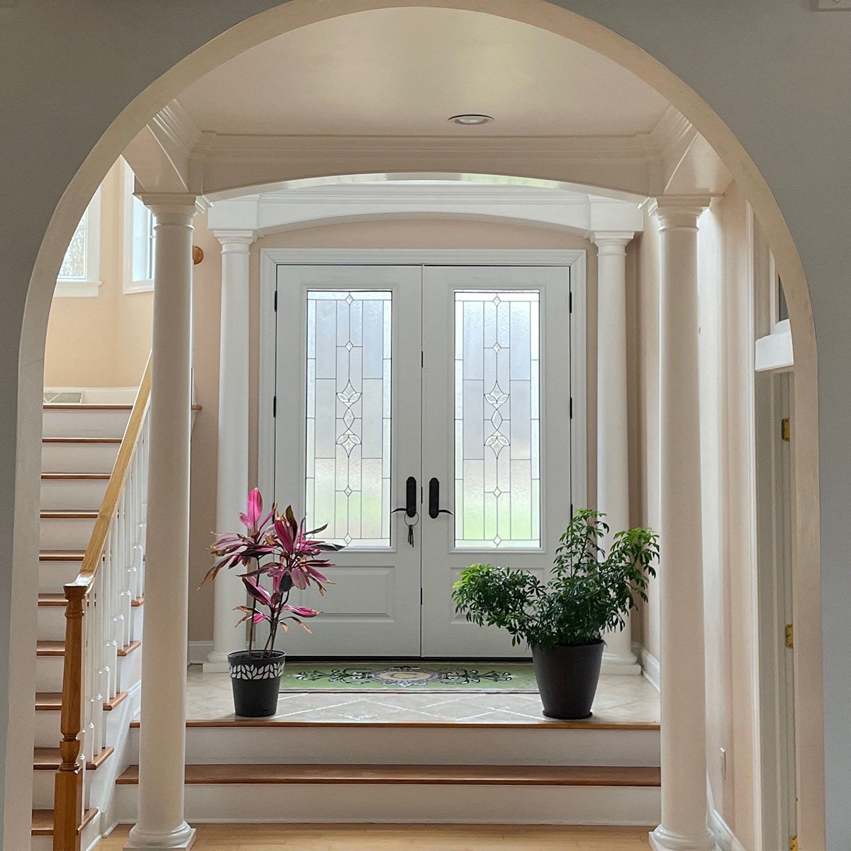 Double entry door inside decorative glass