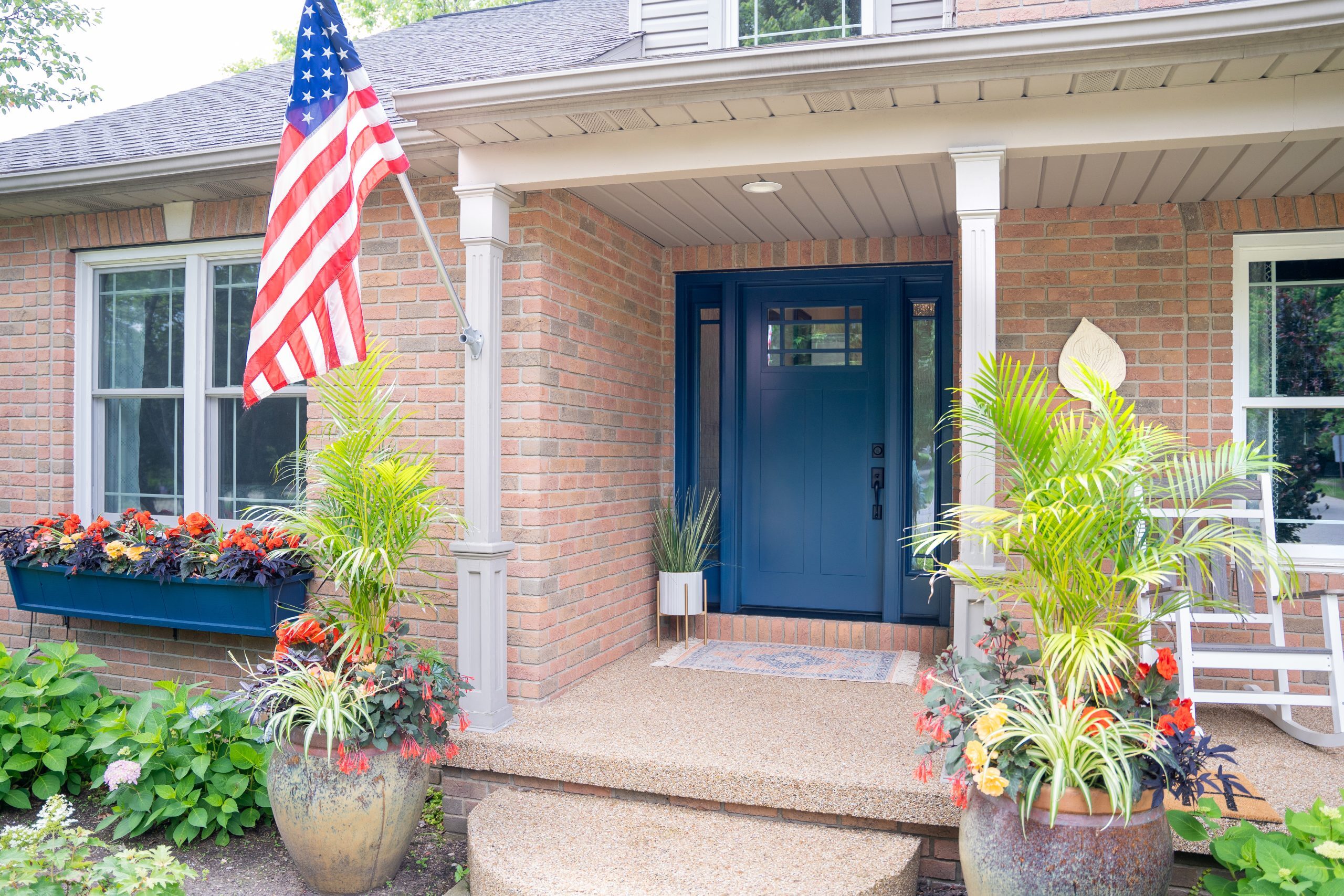 Deep-Waters-Signet-420-2-Sidelites-Single-Prairie-SDL-Grids-Front-Porch-4-scaled