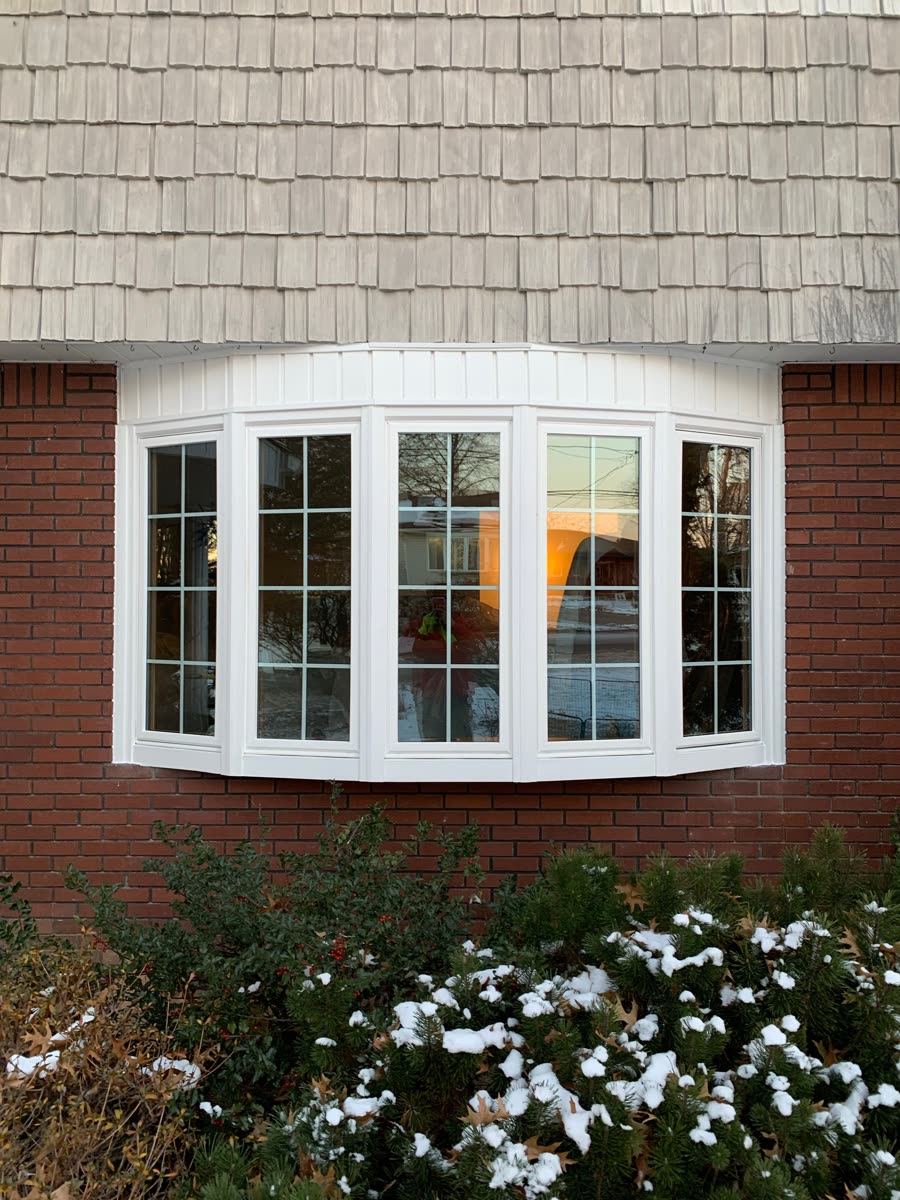 Bay window installed by Energy Swing Windows and Doors in Irwin, PA