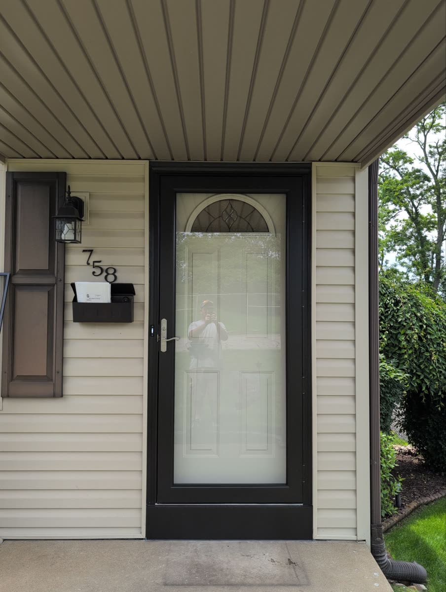 Energy Swing Windows installation on Illini Dr in Monroeville, PA